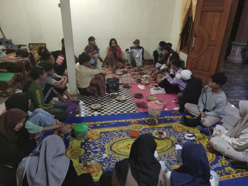 RAPAT RUTIN - JANUARIRapat kali ini bertempat di kediaman saudara Diyas Indra Permana. Kami membahas serangkaian bahasann yang diulas di rapat sebelumnya, dan memantapkan langkah untuk eksekusi beberapa program untuk dimulai di bulan ini.