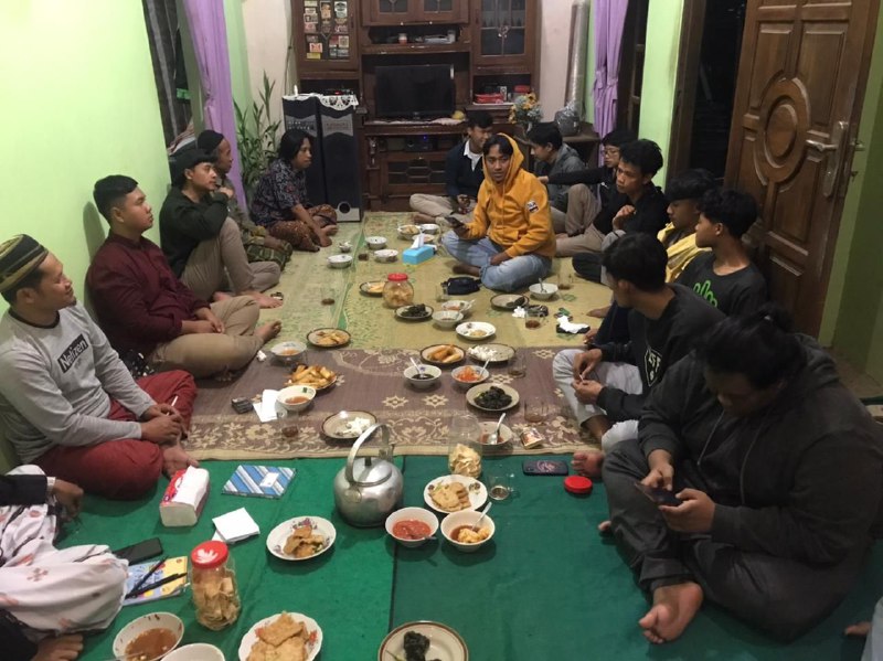 RAPAT RUTIN - DESEMBER 2024Rapat rutin karang taruna Abdhi Manunggal untuk bulan Desember 2024 dilaksanakan dengan tujuan mengevaluasi program kerja sepanjang tahun, menyusun rencana kegiatan tahun mendatang, dan meningkatkan kolaborasi antaranggota.